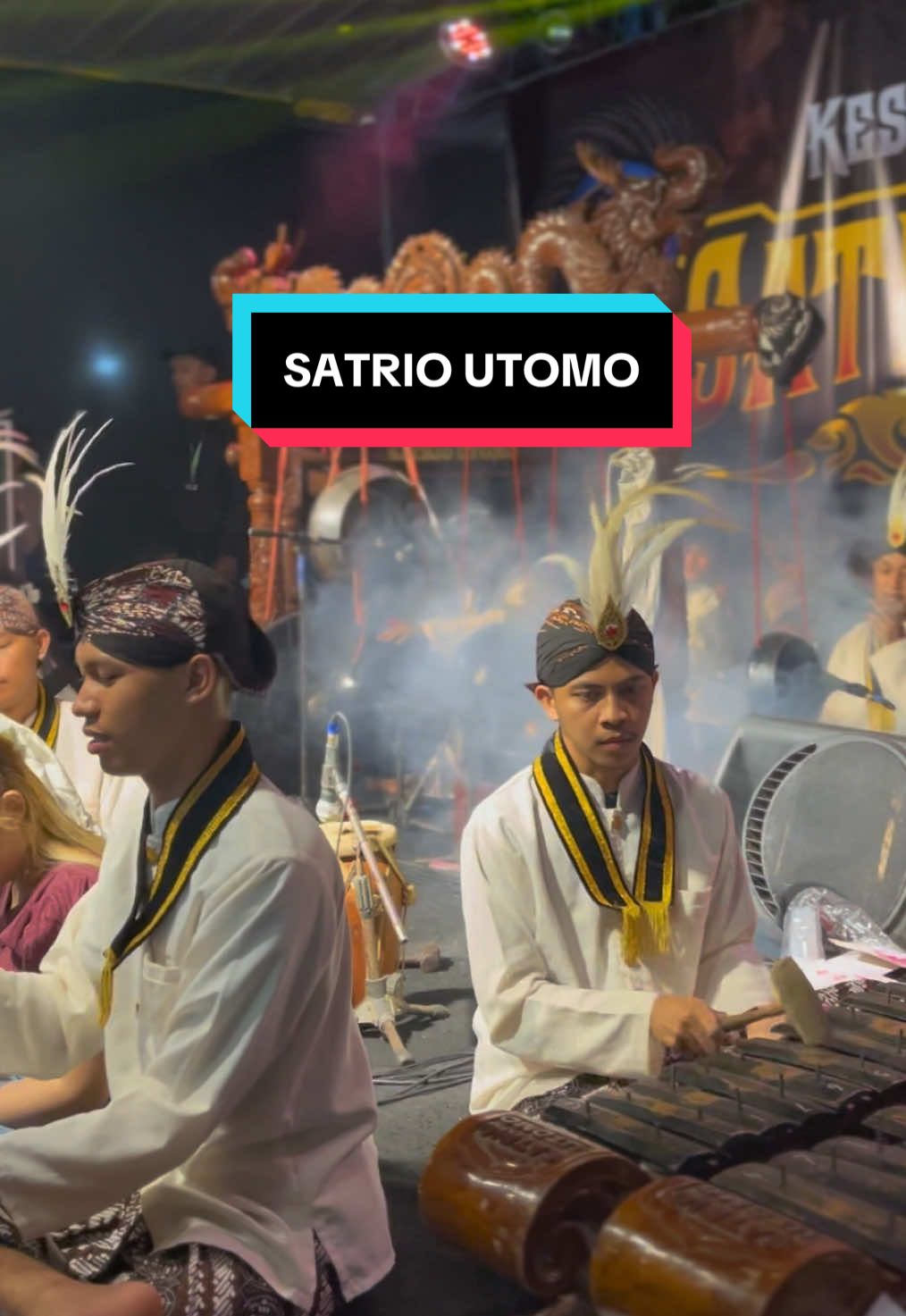 Pengrawit sama Wiyogo bedanya apa ya !?! Nih tak SPILL kan dulu 😁😁 @SatrioUtomoOfficial  . . #satrioutomo #jathilan #jogja #fyp #wiyogo 
