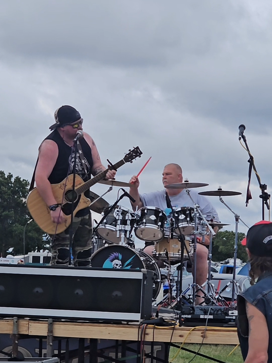 Johnny Beesley Live on the Camp Roklaholics stage  #rocklahoma2025 #musicismedicine #johnnybeesleymusic #camproklaholics 