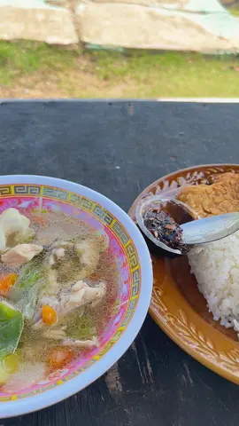 Wes ndang rek , ojo wacana tok😗mangan view,ne koyok ngene iki jan mentolo imboh imboh🤣#warungsrengenge #pantaipapumajember #madyang #fyppppppppppppppppppppppp #foryoupage 