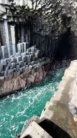 Fingals Cave on the Isle of Staffa, Scotland 🏴󠁧󠁢󠁳󠁣󠁴󠁿 
