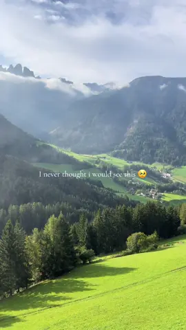 #viralvideo #dolomitesitaly #amazingviews #dolomitesvalgardena #valdifunes @Dolomites @Venise-Dolomites-Tyrol travel 