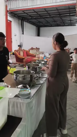 makan + dapat saweran