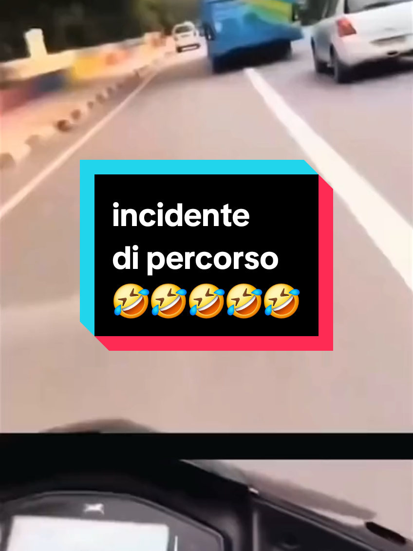 incidenti di percorsi con i nostri prezzi  🤣🤣🤣🤣🤣🤣🤣🤣 per info www.officina365italia.com  whatsapp 389 18 92 751 📲 #autoradio #autoradioandroid #auto #caraudio #fyp 