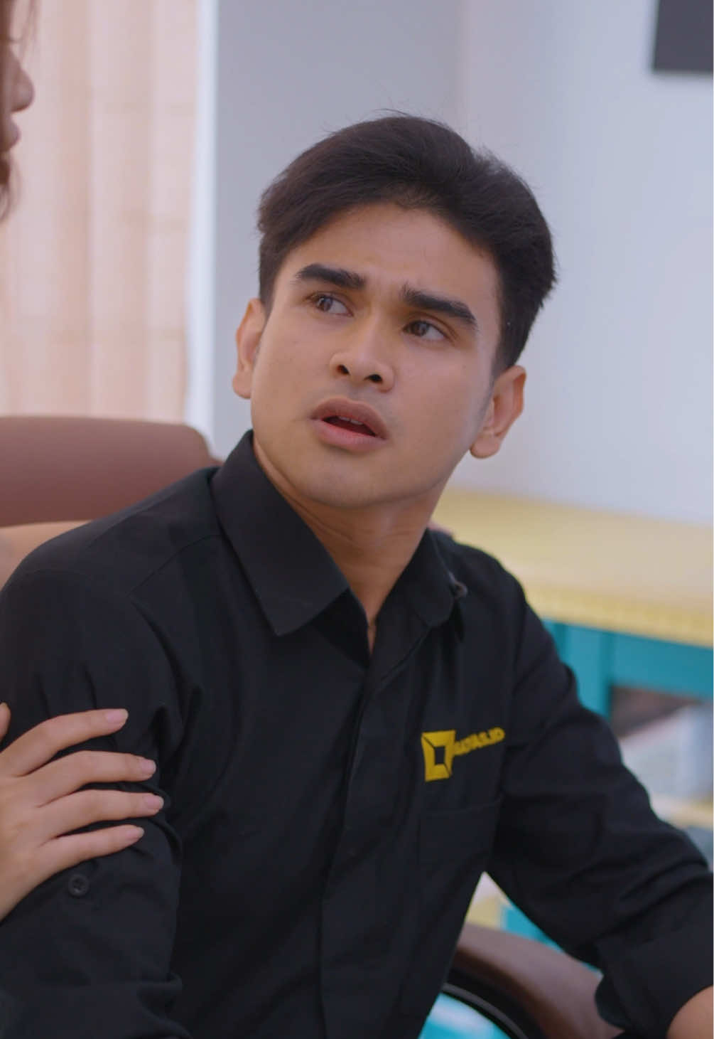 Benalu? @Pusatemasid #TikTokTainment #TikTokSeriesFuture #TikTokSeries #dramatiktok #viraltiktok #bersinemapictures #DramaPusatEmasID #PusatEmasID #andrewsusanto 