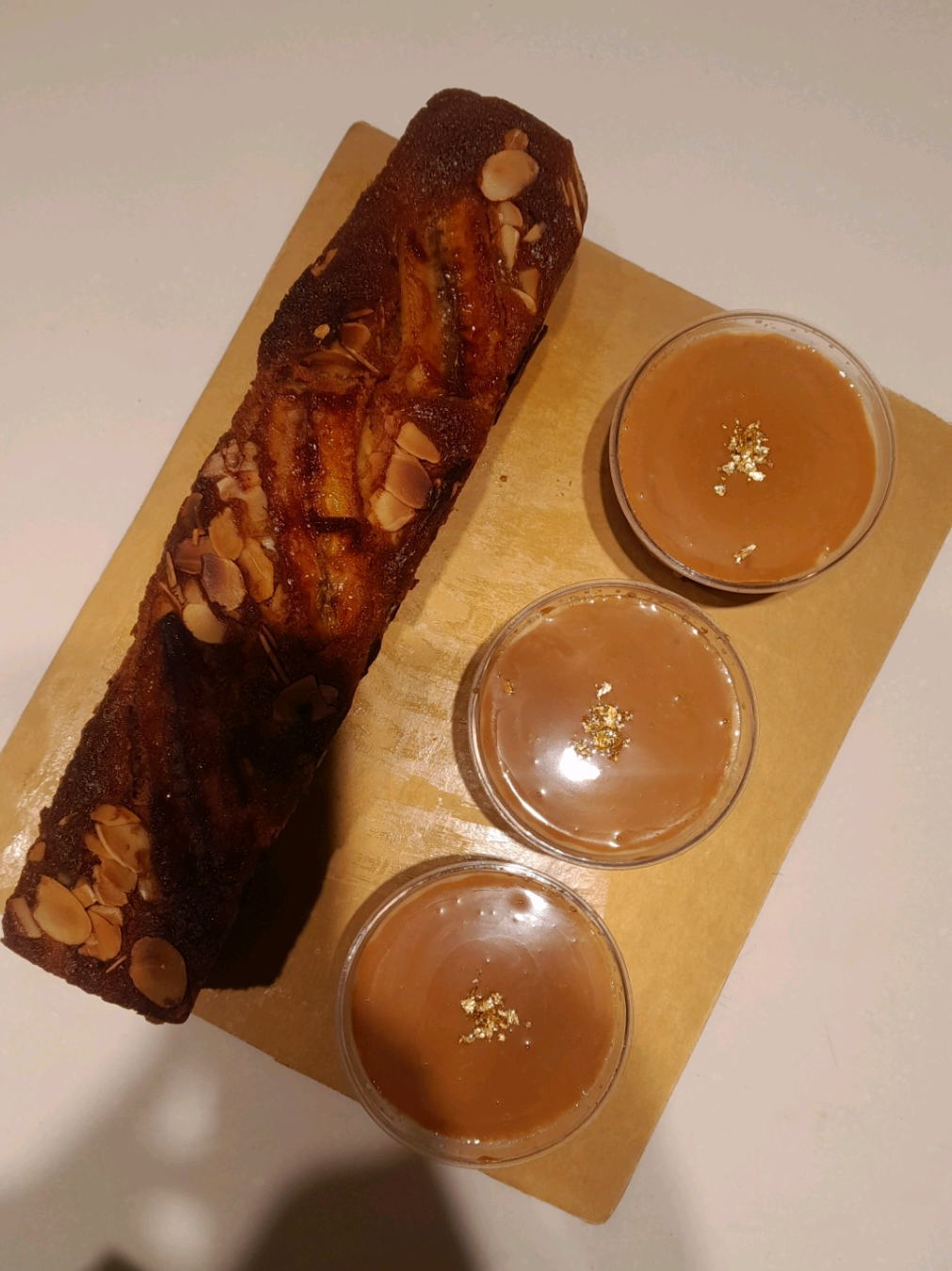 marble banana pound cake & salted caramel pudding 🍮 #abccookingstudio #bakingtime #bakingclass #poundcake #caramelpudding 