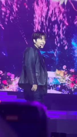 Donghae tuh makin tua makin ganteng😍💙@DH #donghae #supershow #superjunior #supershow10injkt 