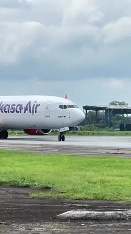 Aircraft taxiing #AkasaAir #boeing737 #aviation