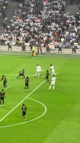 Il est trop boosté 🤣 #masongreenwood #greenwood #om #ligue1 #footballskills  