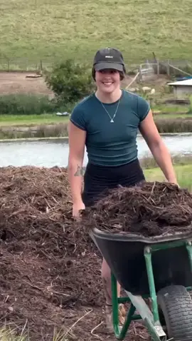 #farminglifestyle #foryou #tractorgirl 