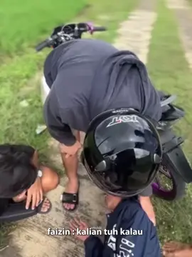 sropot okay?? ko jadi gini si jangan dulu bubar lh kita belum ke sana dan aku belum nemuin kalian secara di mata ku sendiri ko ini katanya mas faizin dan lain nya mau pada keluar pliss dong jangan pada keluar dulu kita belum kesana nemuin kamun dan yg lain nyaa@SROTOP TV @srotop.tv7 @srotop.tv.editz 