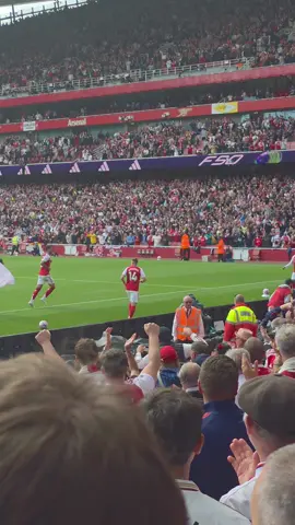 Gyökeres thanks Eze for the assist. #Arsenal #Forest #EPL #FOOTBALL 