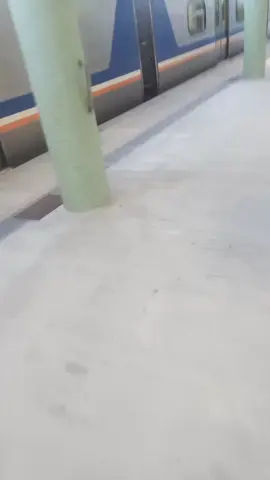 Lagi pengen menyendiri dluu ...mbolang bentaran biar GK gabutt🚂🚃