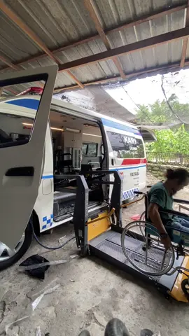 Wheelchair hidrolik elektrik system By : ambulance pintar medan