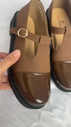 Coklat donk, gimana ga makin gemes pake sepatu Lebianca 😍 #MelangkahTanpaSesak #lebiancaofficial #sendalnyaman #sendalcantik 