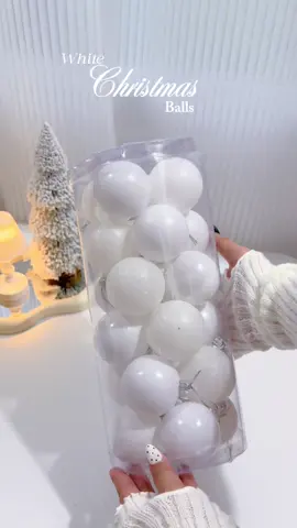 White christmas balls🤍 #christmas #christmasdecor #christmastree 