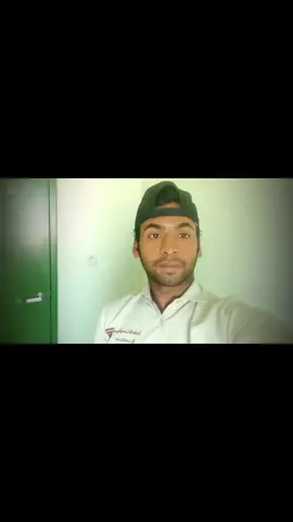 পকেটে খালি মানি ব্যাগ থাকলে তো পাশে থাকা বন্ধুগুলো পল্টি নেই 🇸🇦🇸🇦 🇧🇩🇧🇩 