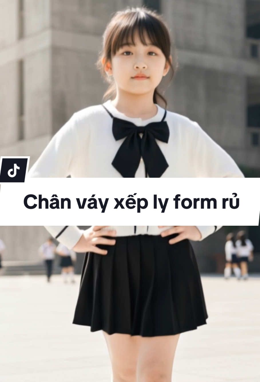 Chân váy xếp ly form mềm rủ, mềm mại tự nhiên cho bé thoải mái tới trường, phối sơ mi hay áo thun đều hợp gu.  #backtoschool #xuhuong #thoitrangtreem #thoitrangbegai #hocsinh 