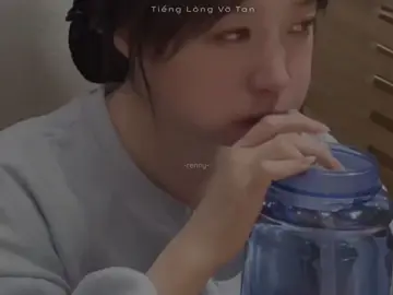 我一个人坐了好久好久想起好多事情泪水忍不 住掉下来突然好怀念心里谁都没有的时候。 ______ Một mình tôi ngồi thật lâu, nghĩ đến rất nhiều chuyện, nước mắt không kìm được mà rơi xuống. Bỗng nhiên rất hoài niệm khoảng thời gian trong lòng chẳng có ai. #lyrics #nhactrung #nhactrungquoc #nhachoa 