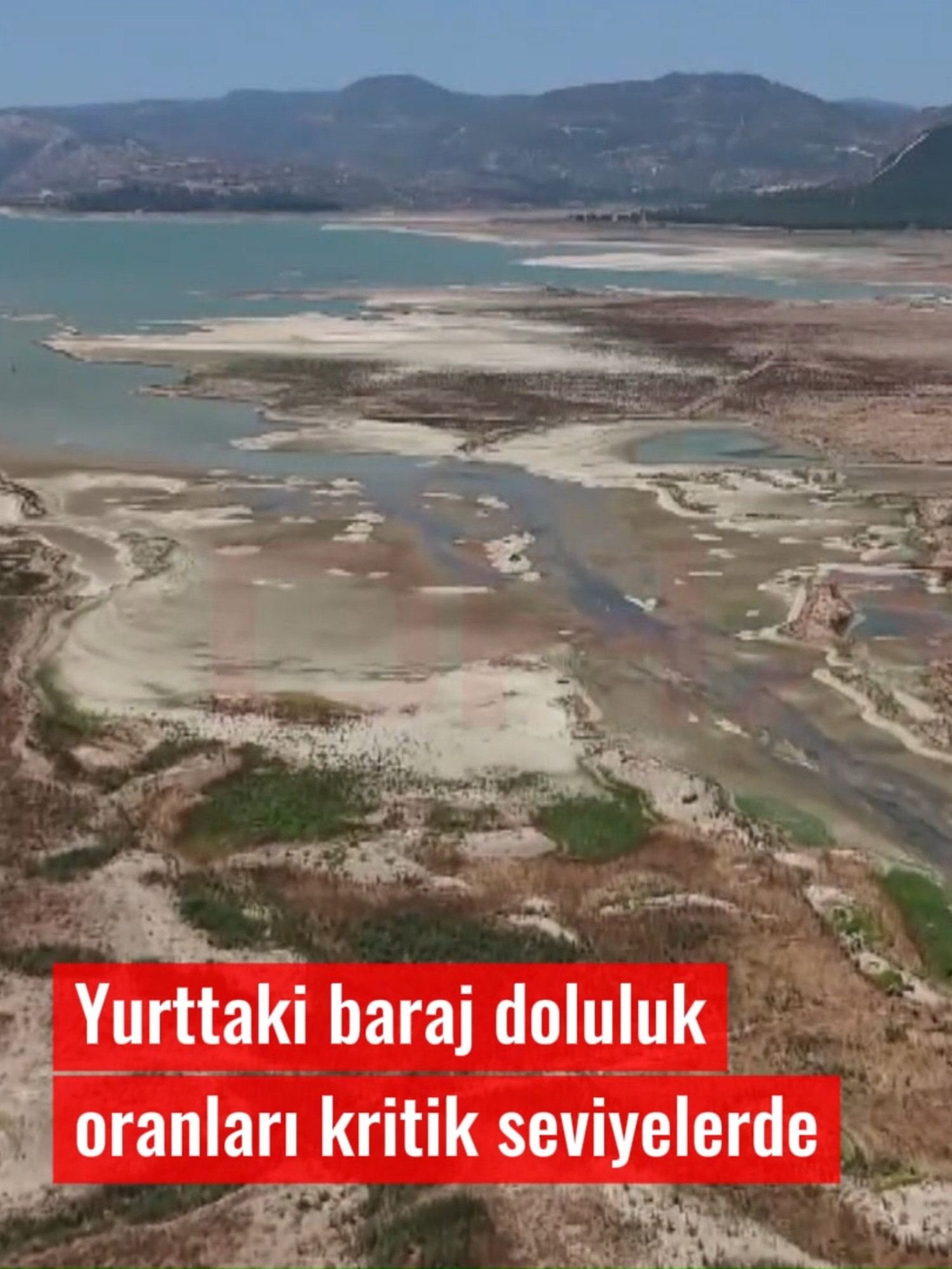 Yurttaki baraj doluluk oranları kritik seviyelerde #Türkiye'de iklim değişikliğine bağlı olarak yağışların azalması ve yaşanan kuraklık nedeniyle baraj,göl ve nehirlerde dolululuk oranı geçen yıllara oranla düştü. Büyükşehirlerde baraj doluluk oranları kritik seviyelerin altına indi. (DHA) #DHA #Haber #Baraj #Barajlar #SuSeviyesi #Yurt