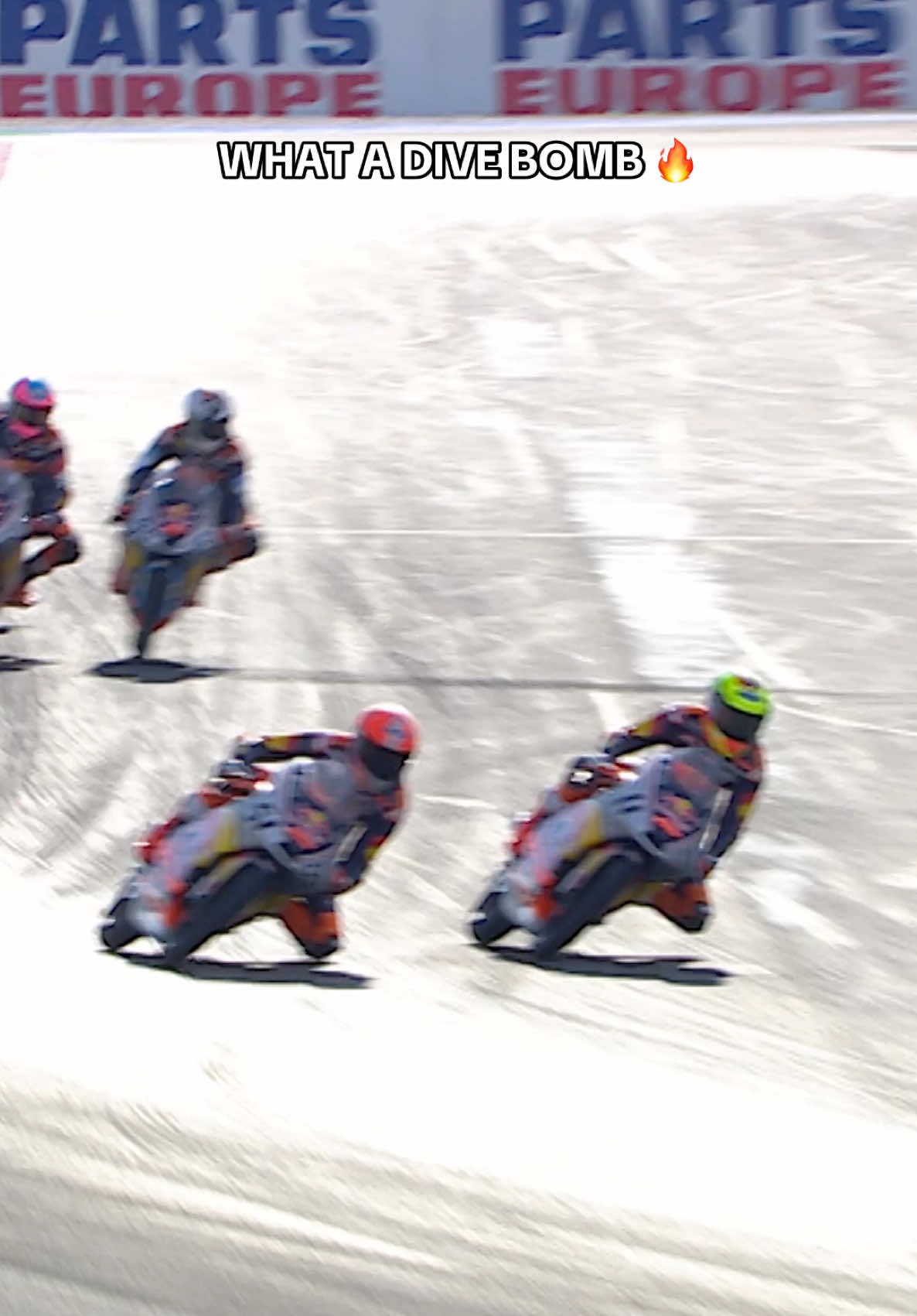 Dive bomb David 🔥 #RedBullRookiesCup #RoadToMotoGP #SanMarinoGP #MotoGP #Racing 