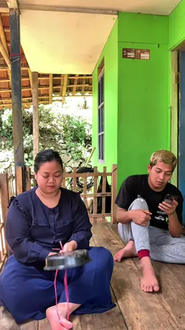 untung gk keliatan ketawa  #fyppppppppppppppppppppppp  #funny  #sundayfunday  #tiktokviral 