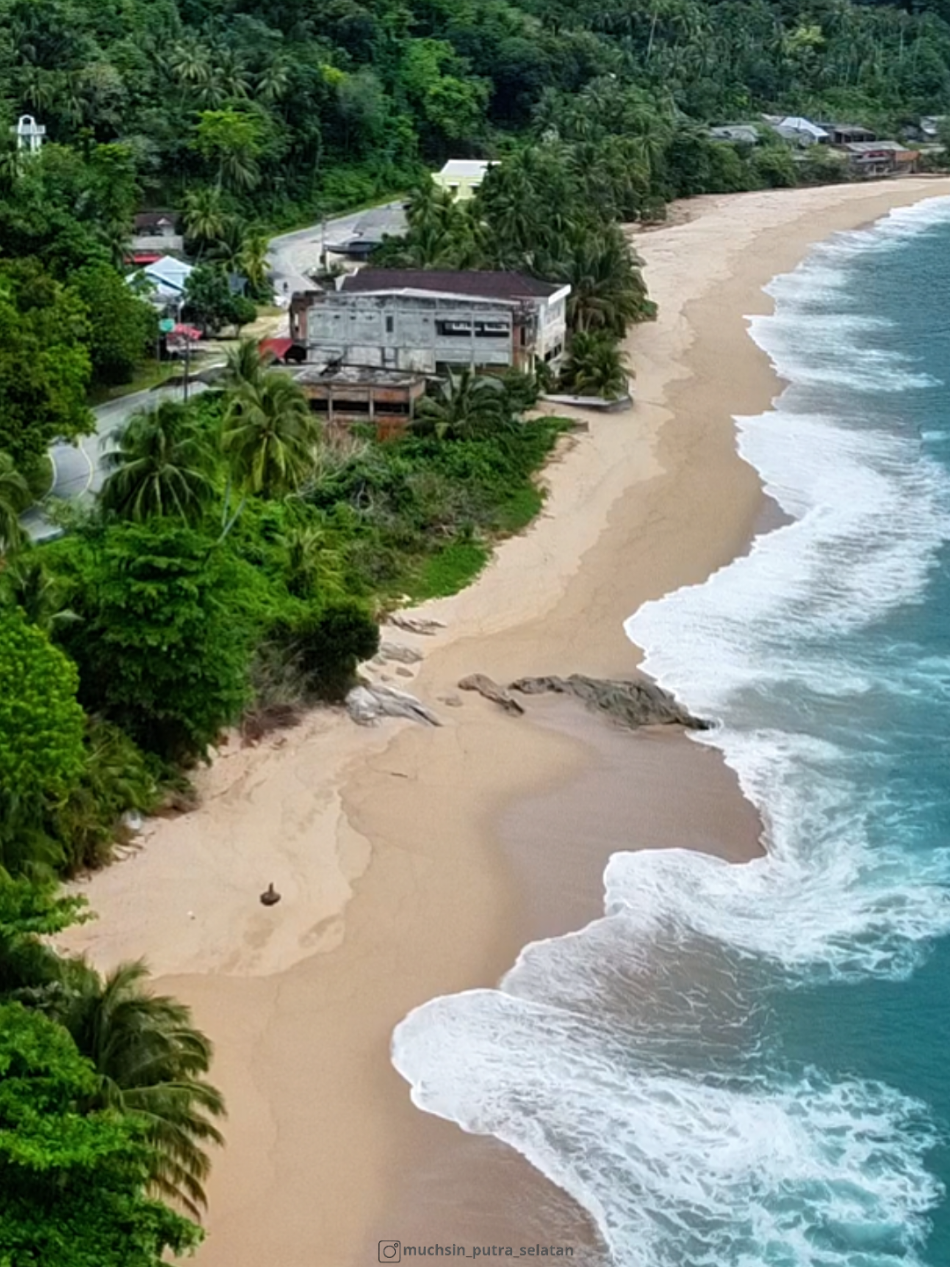 Sudah sampai di kota mana Vidio ini ??  Vibes Aceh Selatan, Pantai Pasir Putih. #acehselatanceudah #pantaipasirputih #samadua #sawang 
