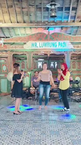 MAKAN NYANYI BAHAGIA