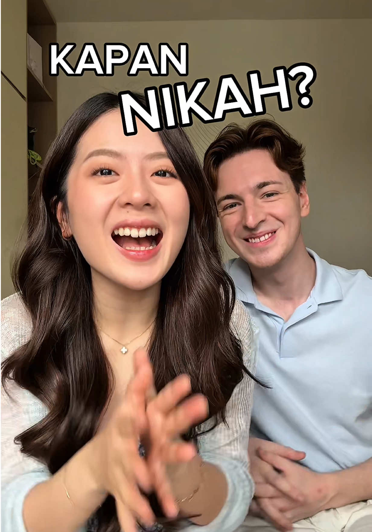 kalau udah nyaman gini... #cicimasbule #pacarbule #mixedcouple #kapannikah #MulaiDariACUVUE 