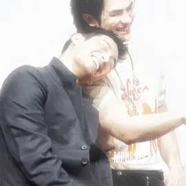 they are so cute 😾🤏🏻🤏🏻 #shinetheseries #ShineEP7 #mileapo #milephakphum #ApoNattawin 