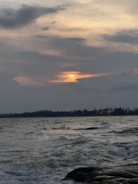 em cũng có nỗi niềm của riêng mình