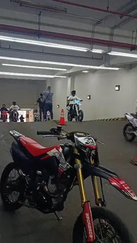 harinya Supermoto 🫵✊#supermoto #crf #wr #klx #ktm 