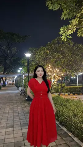 Đầm xinh nè ce, mặc đi chơi, đi cf, đi hẹn hò đều đẹp#macdepmoingay #thoitrangnu #đam #damthietke #damđep #damxinh #damthietkexinh 
