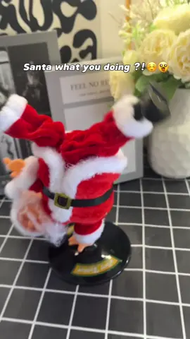 Santa got dance moves! 😭😭 #santa #twerk #dancing #gift