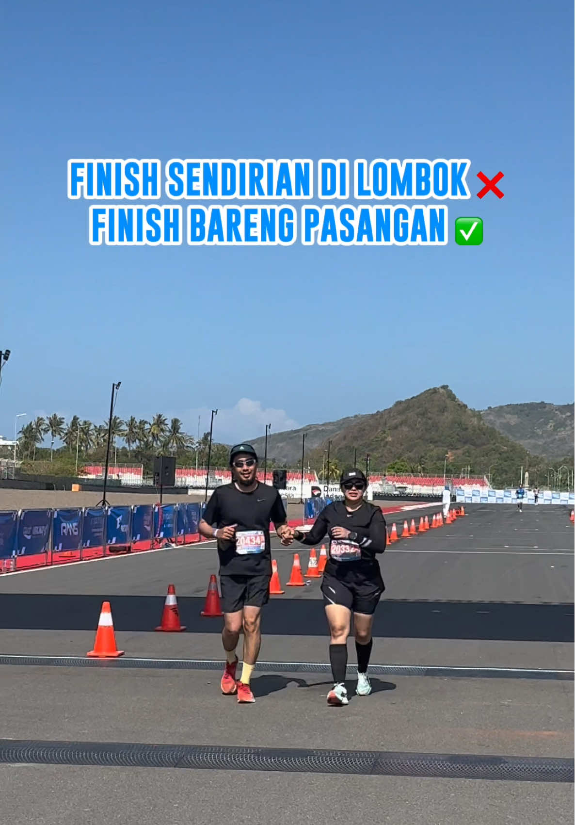 Siapa yang lari bawa pasangan ke Lombok?🤩 #pocarisweatrunlombok2025 #mandalika #lombok #run #couple 