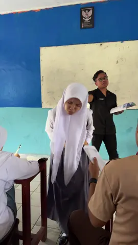 Kebiasaan nih si miing telat mulu🙄