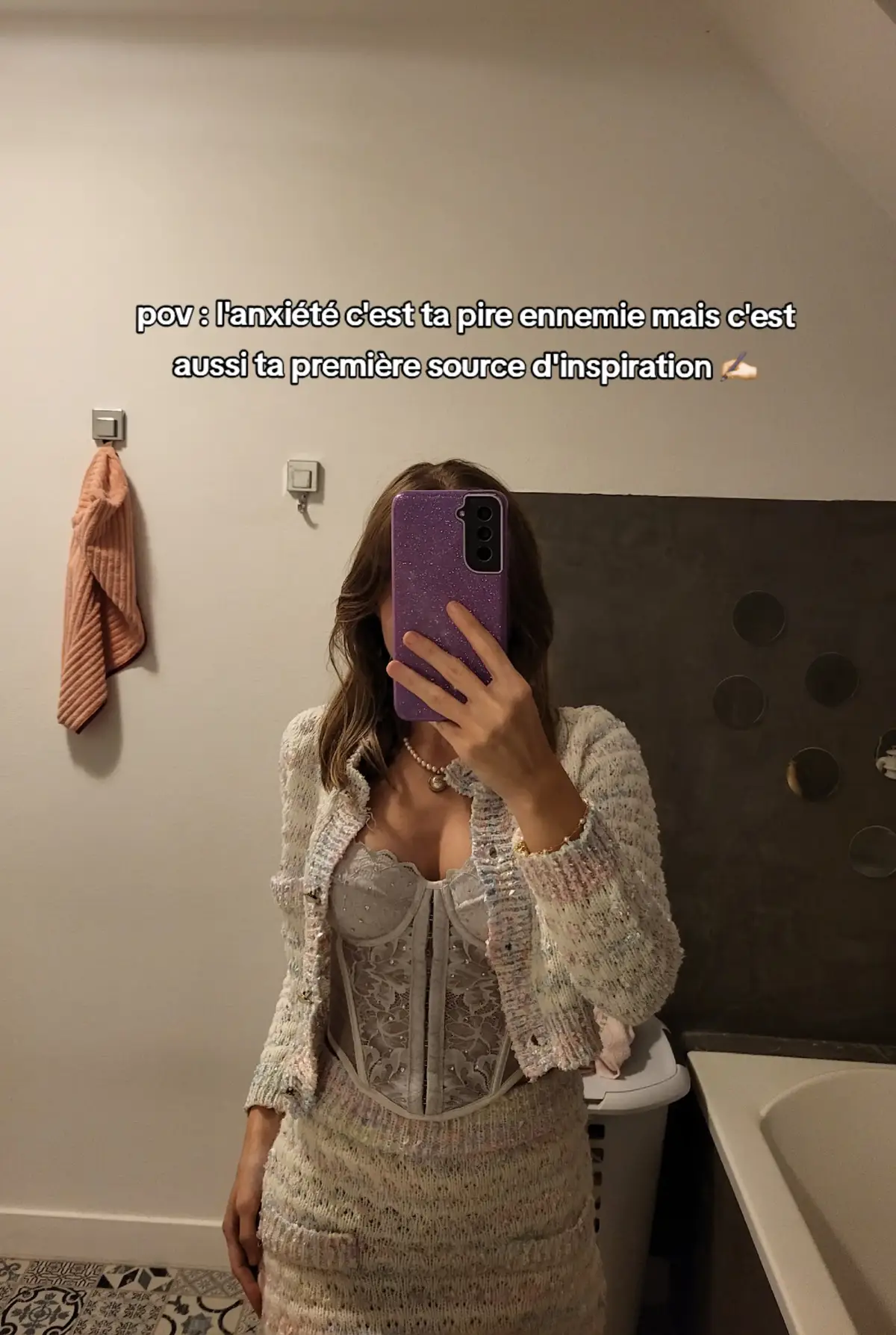 la première phrase est issue de la chanson 
