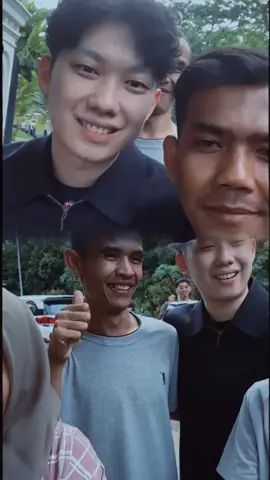 Keseruan Bersama Ko @williesalim & @aliemsasuke7 ( Mang donat )  makasih Banyak ko berkah selalu ☺️☺️☺️🙏🙏🙏🤲 #wiliesalim #mangdonat #berbuatbaik 