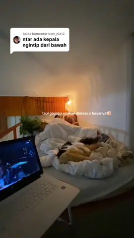 Membalas @kyre_nia12 btw tenang rumah aku ada yang jagain kok,nene uyut aku ada nanem sesuatu buat jagain rumah. temen aku anak indihome bisa ngeliatnya btw💗
