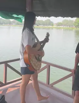 စက်ဘီးစီးကြတုန်းက Memories လှလှလေးတွေထဲကတစ်ခု🤍 #ပင်စင်ယူပါဦး 