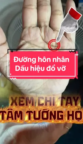 Trong lòng bàn tay, nếu đường hôn nhân bị chẻ hoặc đứt đoạn, đó là tín hiệu cảnh báo tình cảm dễ rạn nứt, có thể vì người thứ ba, sự xa cách hay thiếu đồng điệu. 👉 Nhưng đừng lo, đây không phải định mệnh tuyệt đối, mà là lời nhắc để bạn trân trọng và gìn giữ hạnh phúc hơn. Bạn đã bao giờ thấy dấu hiệu này trên tay mình chưa? Comment để tôi giải mã thêm cho bạn nhé! #chỉtay #chiromancy #tướngtay #đườnghônnhân #giảimãchỉtay   