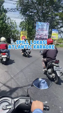 nahh ini dia LOKASI ATLANTIC KARAOKE SOLO BARU dari arah Baki😉 Untuk yg dari arah solo baru ada di PART 2, stay tune teruss yaa guys😍 Alamat lengkap: Ruko New Mariposa, Jl. Pesanggrahan Langenharjo Jl. Raya Djlopo, Dusun 2, Gedangan, Kec. Grogol, Kabupaten Sukoharjo, Jawa Tengah 57552 #lokasi #karaoke #atlantic #fyp 