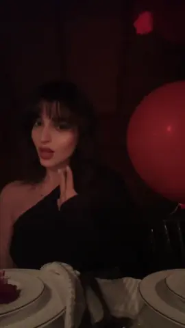 كنت احسب أني مغماطيس بس للحمير🎈