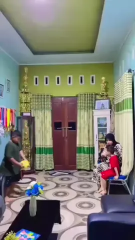 sambil menyelam , minum air🤣🫣 #fyppppppppppppppppppppppp  #sorotandunia  #petarungindonesia  #TikTokAwardsID  #sorotanpublik 