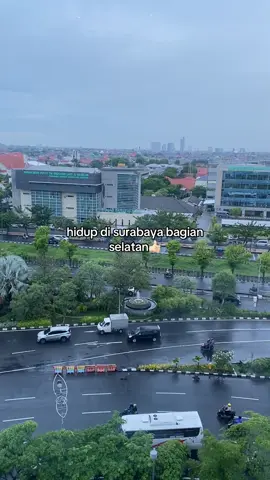 panas+macet adalah kombinasi yang sedapppp👍🏻 #surabaya #macet 