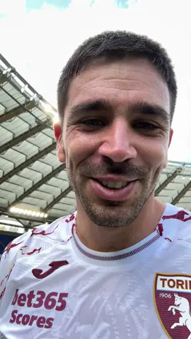 Che trasferta eh, Cholito?! 👋😁 Ci vediamo domenica allo Stadio! 🏟️ #seriea #calcio #football #behindthescenes 