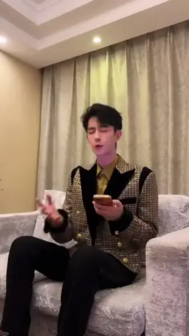 Ya Tuhan Alan seceria ini serasa seperti mimpi bagiKu😭😭 ,,, mengingatkan  kita TeriakanNya😭😭😭 pada saat detik2 direyut NtawaNya😭😭🥀🥀 #actorDrachin🇨🇳#yumenglong#Kolosalpenyayi🕊️🕊️🥀🥀#fyp 