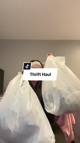 Some good finds!!! #thrifting #thriftfinds #haul #nannyfit #foryoupage 