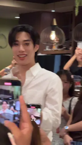 พี่ต๊อกจะมีโอกาสหายเป็นในมั้ยคะ  #TLE27thBirthday #tle_mtm 