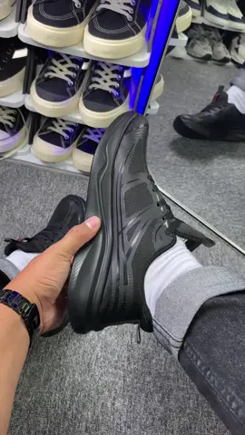 Rekomendasi sepatu cowok keren dari brand Leedoo #leedoo #sepatu #sepatucowok #sepatusneakers #sneakerscowok 