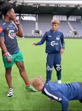 IShowSpeed Playing Soccer Is So 🤣😂#Soccer #football #fyp 